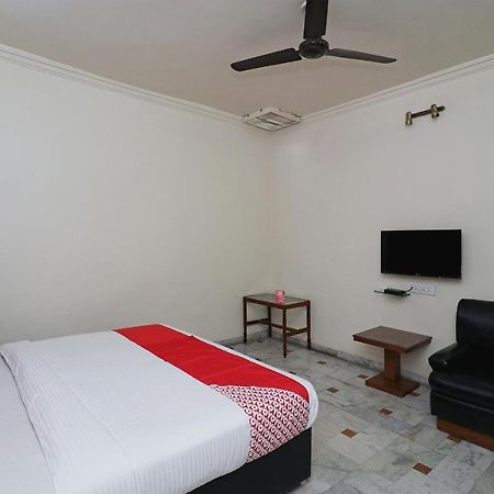 โอโย 22396 โฮเต็ล อโศก อินเตอร์เนชั่นแนล Hotel กานปูร์ ภายนอก รูปภาพ