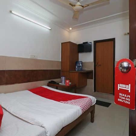 โอโย 22396 โฮเต็ล อโศก อินเตอร์เนชั่นแนล Hotel กานปูร์ ภายนอก รูปภาพ