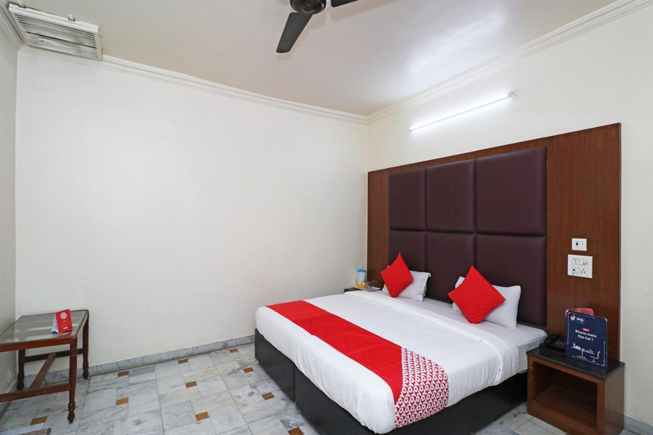 โอโย 22396 โฮเต็ล อโศก อินเตอร์เนชั่นแนล Hotel กานปูร์ ภายนอก รูปภาพ