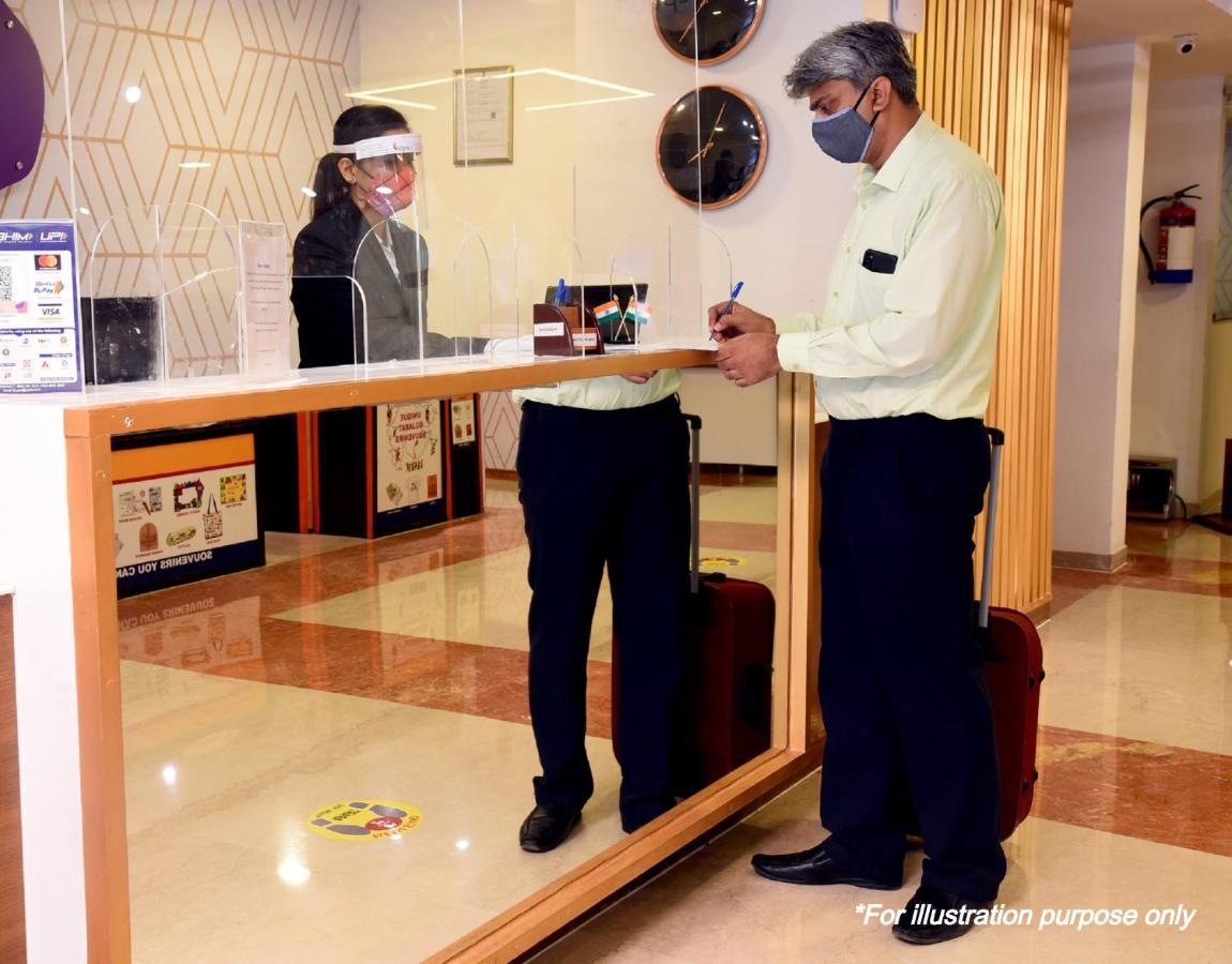 โอโย 22396 โฮเต็ล อโศก อินเตอร์เนชั่นแนล Hotel กานปูร์ ภายนอก รูปภาพ