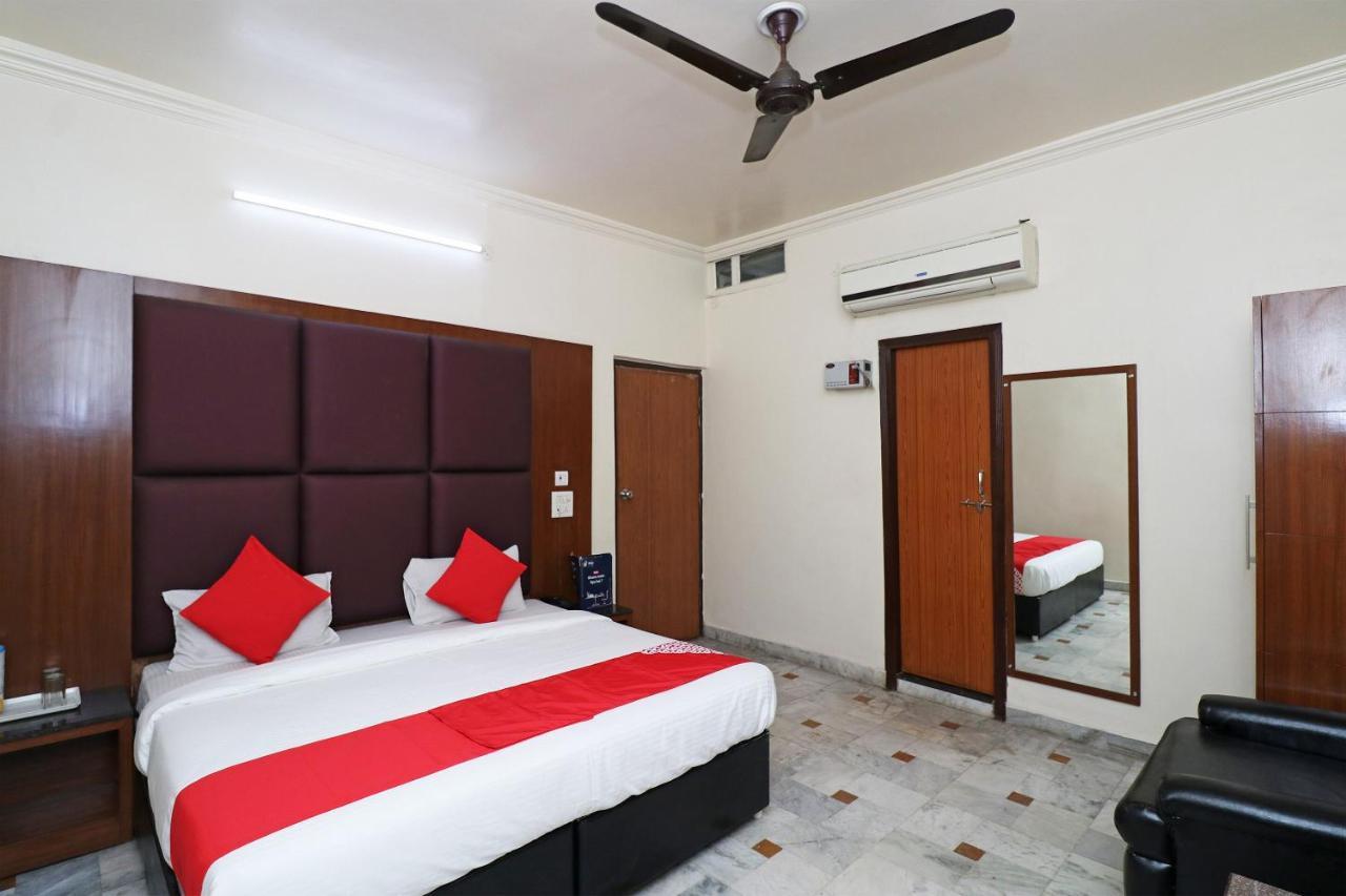 โอโย 22396 โฮเต็ล อโศก อินเตอร์เนชั่นแนล Hotel กานปูร์ ภายนอก รูปภาพ