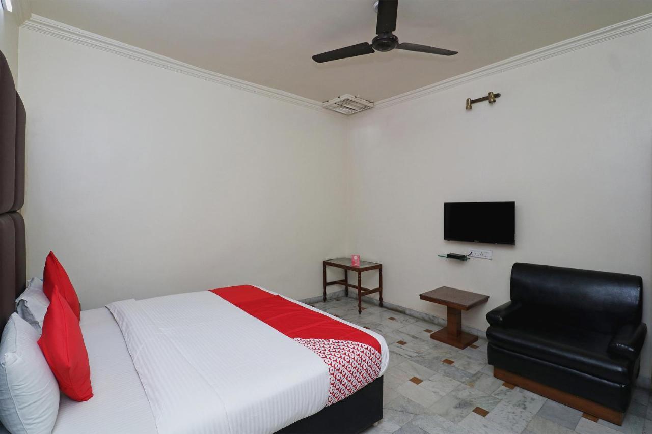 โอโย 22396 โฮเต็ล อโศก อินเตอร์เนชั่นแนล Hotel กานปูร์ ภายนอก รูปภาพ
